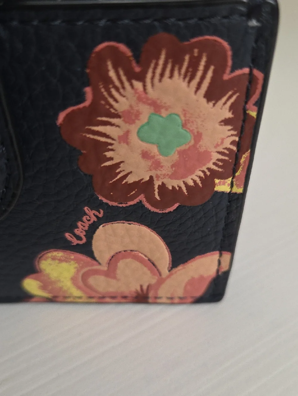 Coach Accordion Card Case  Black Floral  Leather Wallet - Picture 3 of 11